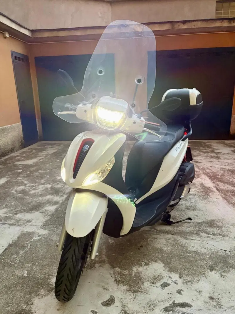 Piaggio Medley 150 S ABS (2021 - 25) (4)