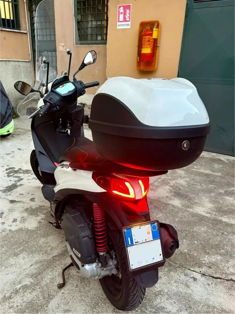 Piaggio Medley 150 S ABS (2021 - 25) (5)
