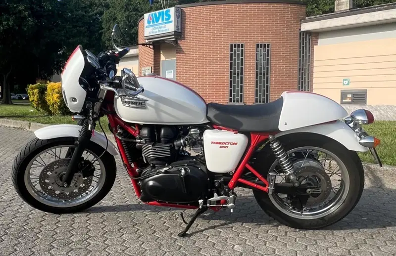 Triumph Thruxton 900 (2004 - 15)