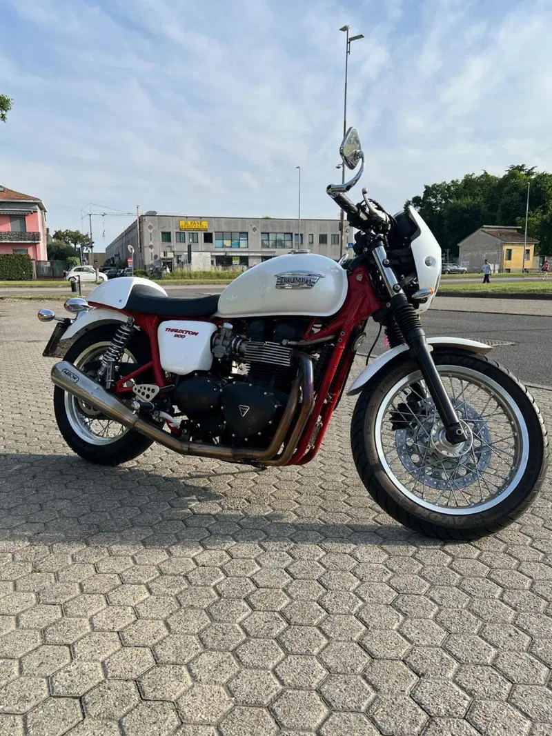 Triumph Thruxton 900 (2004 - 15) (2)