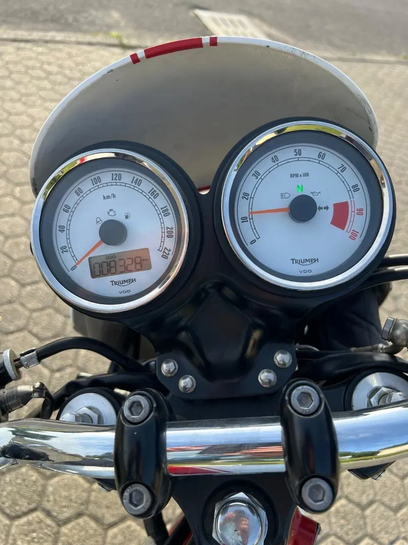Triumph Thruxton 900 (2004 - 15) (13)