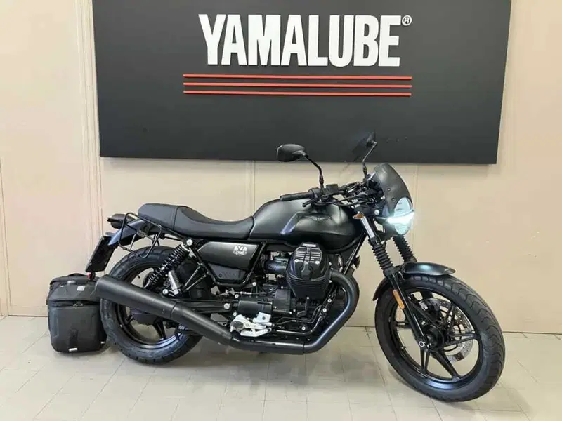 Moto Guzzi V7 Stone (2021 - 24)
