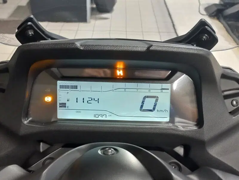 Yamaha Tricity 300 (2021 - 24) (4)