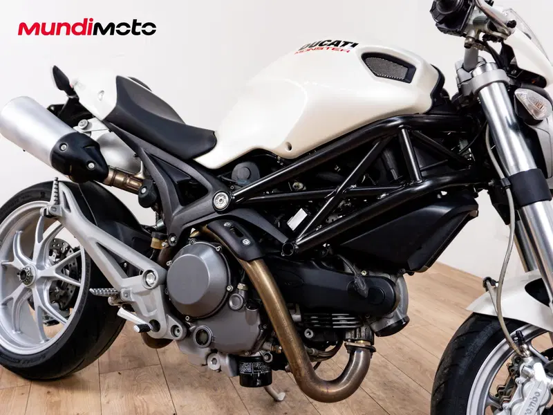 Ducati Monster 1100 S (2009-10) (3)