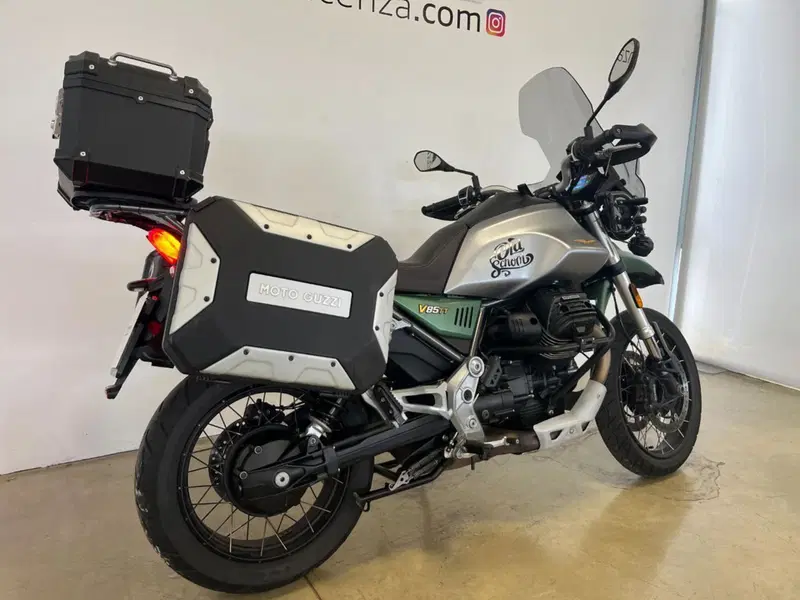 Moto Guzzi V85 TT Centenario (2021 - 22) (7)