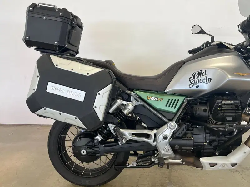Moto Guzzi V85 TT Centenario (2021 - 22) (6)