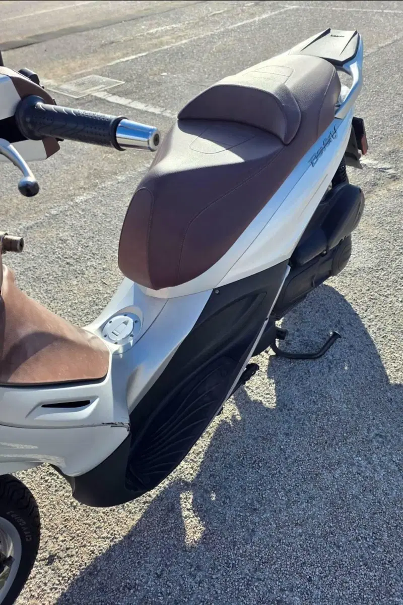 Piaggio Beverly 300 i.e. ABS-ASR (2016 - 20) (9)