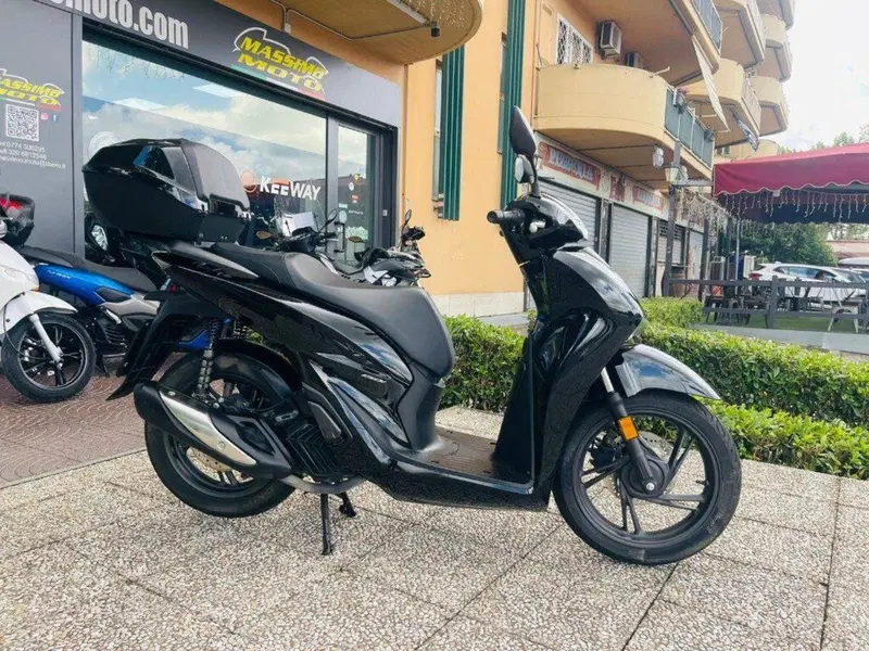 Honda SH 150i (2024 - 25) (2)