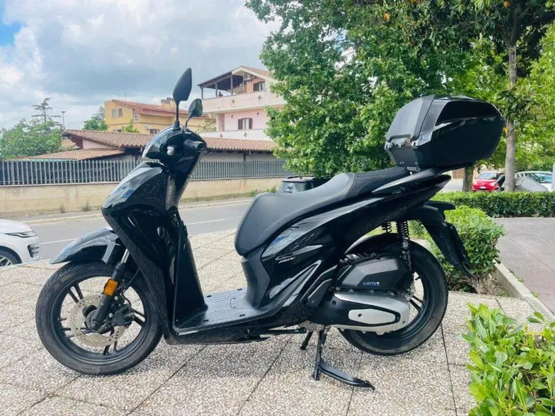 Honda SH 150i (2024 - 25) (4)