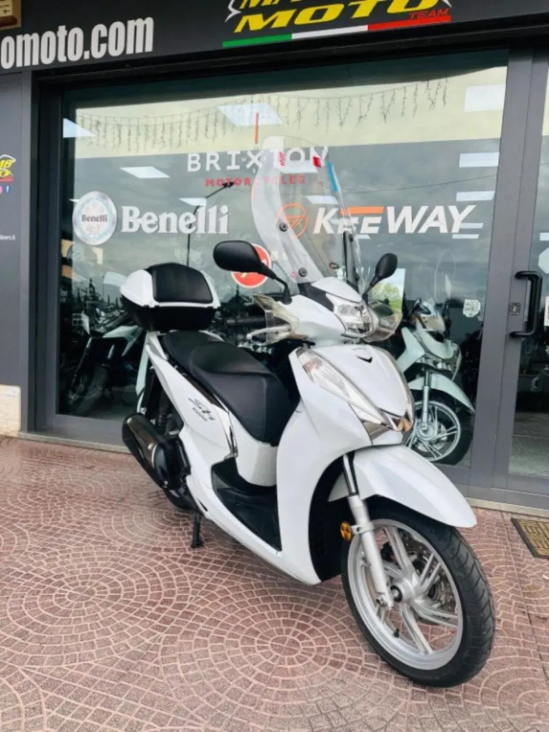Honda SH 300 i ABS (2016 - 20) (12)