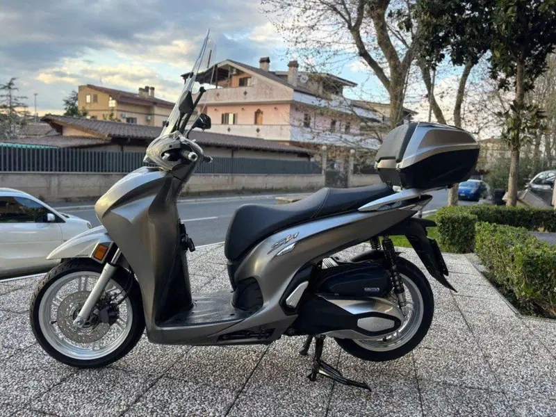 Honda SH 350 (2021 - 24) (11)