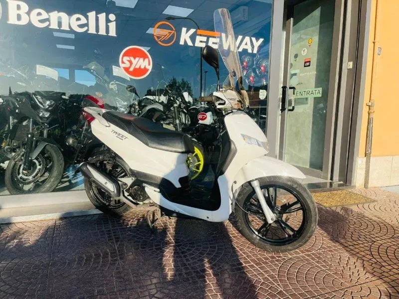 Peugeot Tweet 125 (2014 - 17) (4)