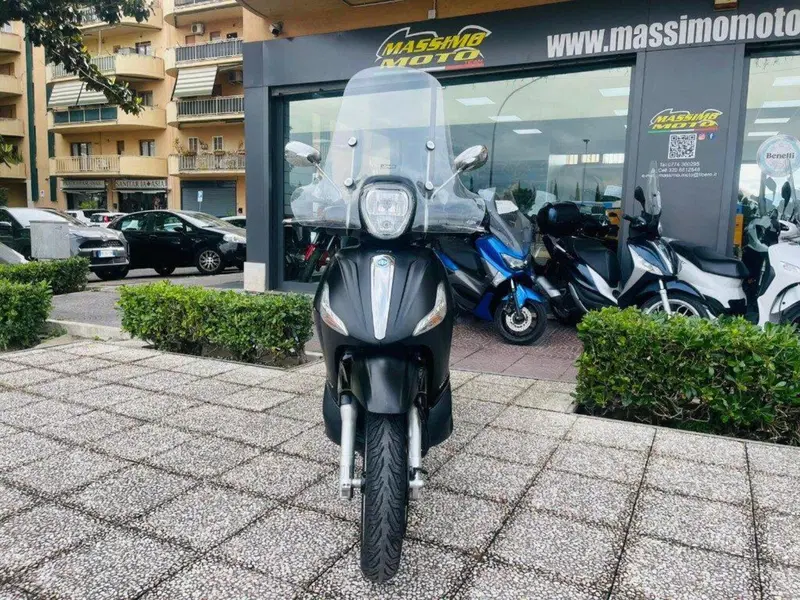 Piaggio Beverly 300 i.e. Police ABS-ASR (2017 - 20) (9)