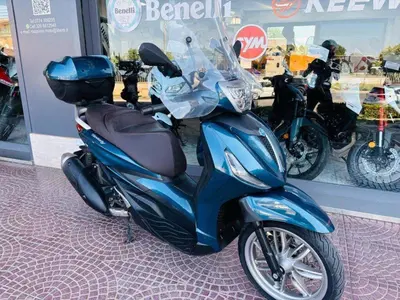Piaggio Beverly 300 Hpe (2021) usata