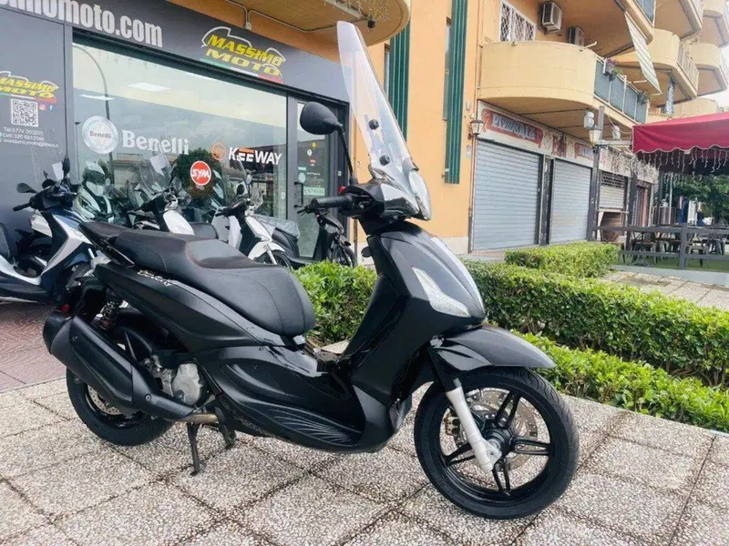 Piaggio Beverly 350 ABS (2016 - 20) (2)