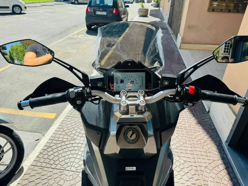 Sym ADX 300 (2024 - 26) (3)