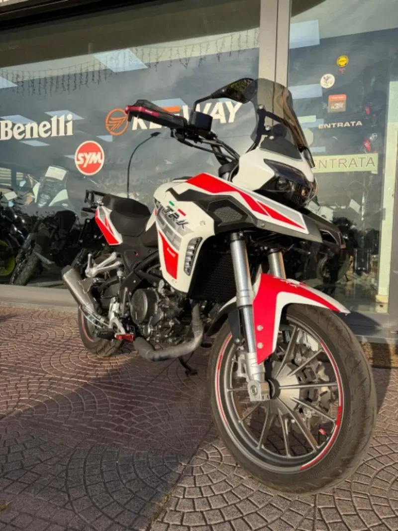 Benelli TRK 251 (2022 - 25) (9)