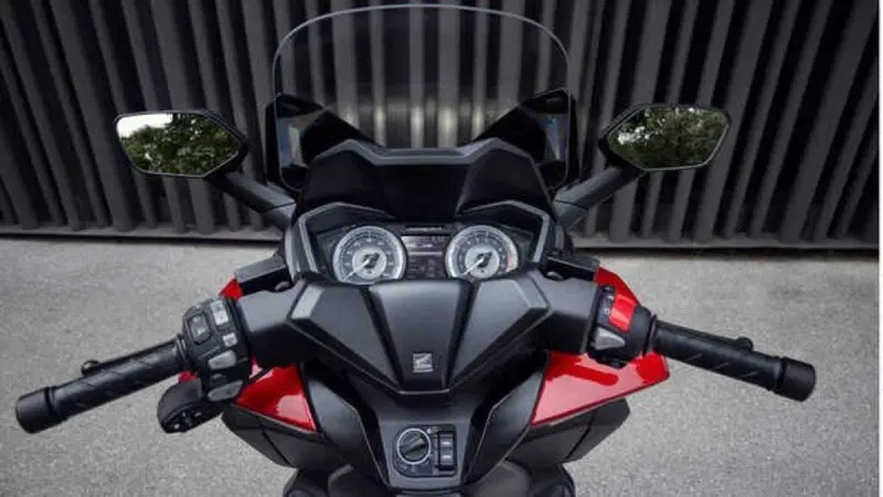 Honda Forza 350 Deluxe (2025 - 26) (2)
