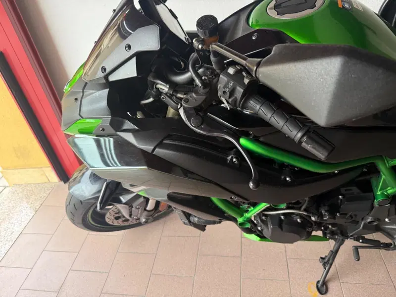 Kawasaki Z H2 SE Performance (2022 - 24) (10)