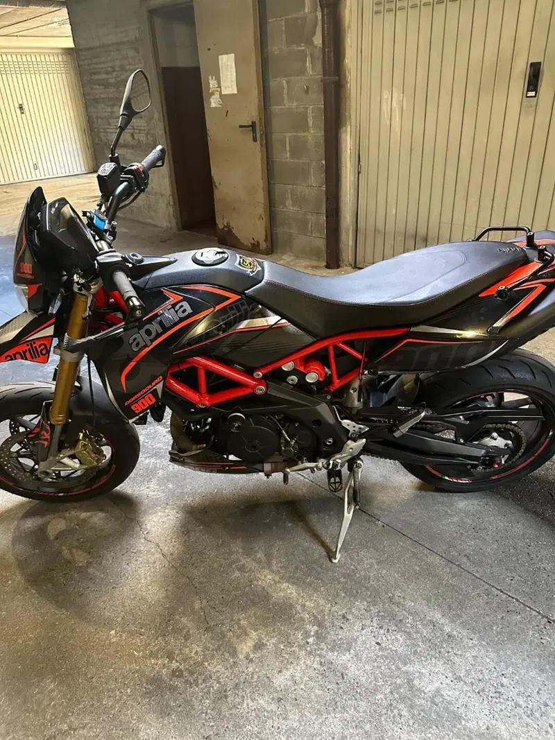 Aprilia Dorsoduro 900 (2017 - 20) (4)