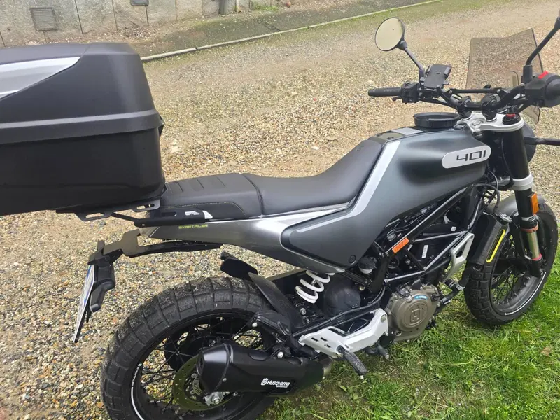 Husqvarna Svartpilen 401 (2020) (2)