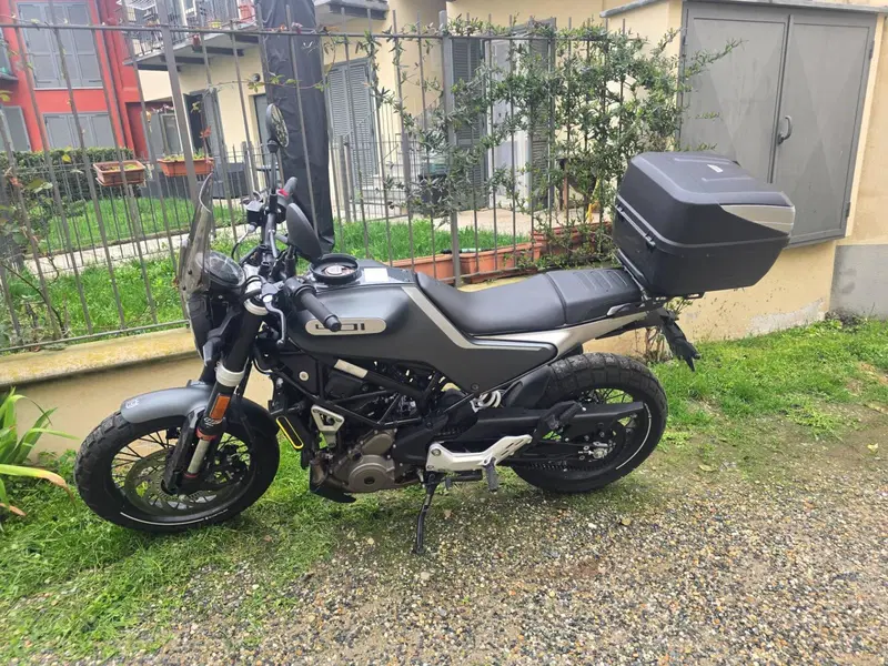 Husqvarna Svartpilen 401 (2020) (3)