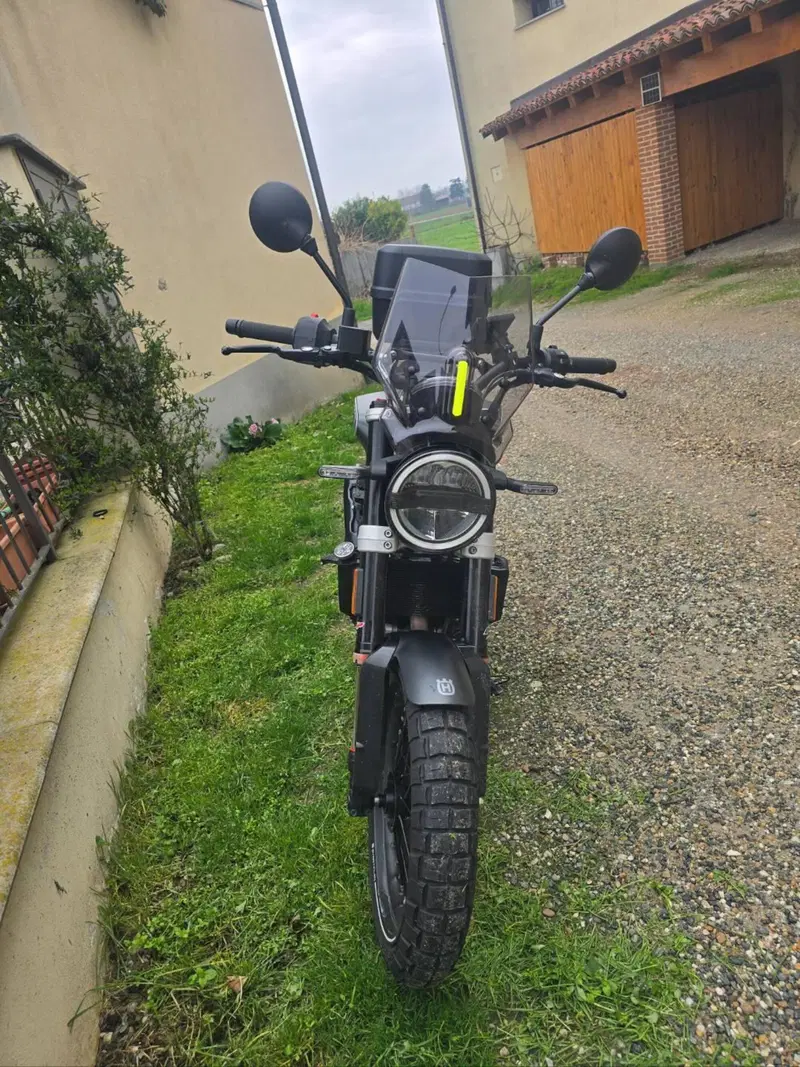 Husqvarna Svartpilen 401 (2020) (4)