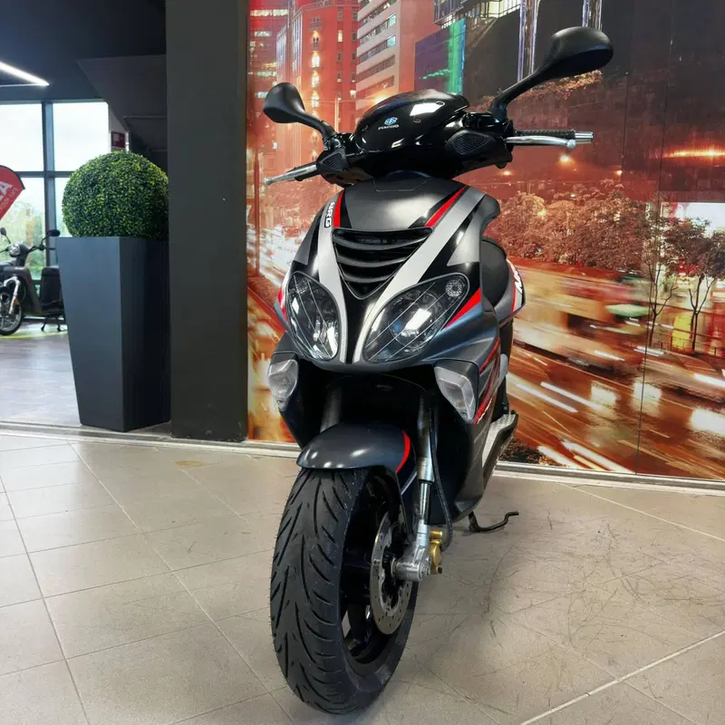 Piaggio NRG 50 Power DT (2010 - 15) (2)