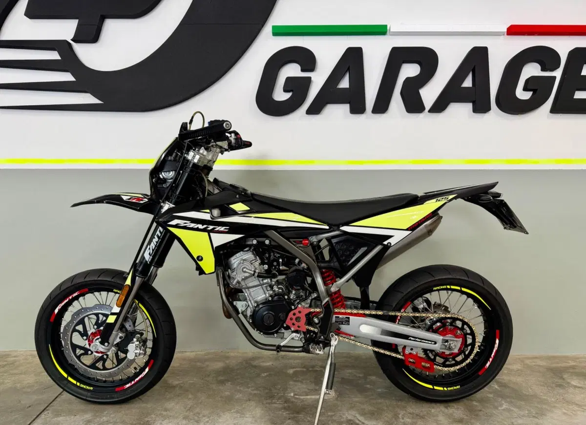 Fantic Motor Motard 125 Performance 4t (2020) (7)
