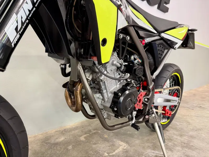 Fantic Motor Motard 125 Performance 4t (2020) (10)