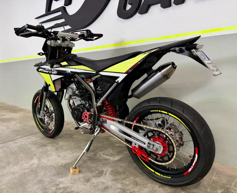 Fantic Motor Motard 125 Performance 4t (2020) (11)