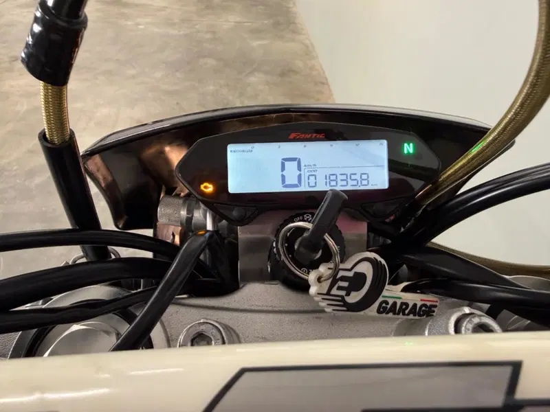 Fantic Motor Motard 125 Performance 4t (2020) (12)