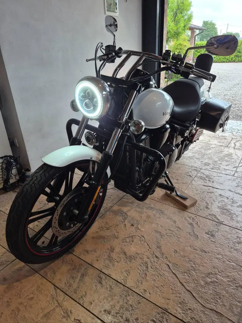 Kawasaki Vulcan VN 900 Custom (2011 - 16) (2)