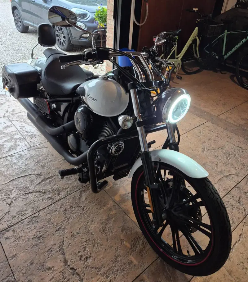 Kawasaki Vulcan VN 900 Custom (2011 - 16) (4)