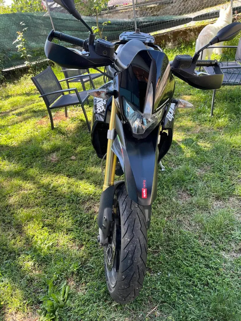 Aprilia Dorsoduro 750 (2009 - 14) (2)