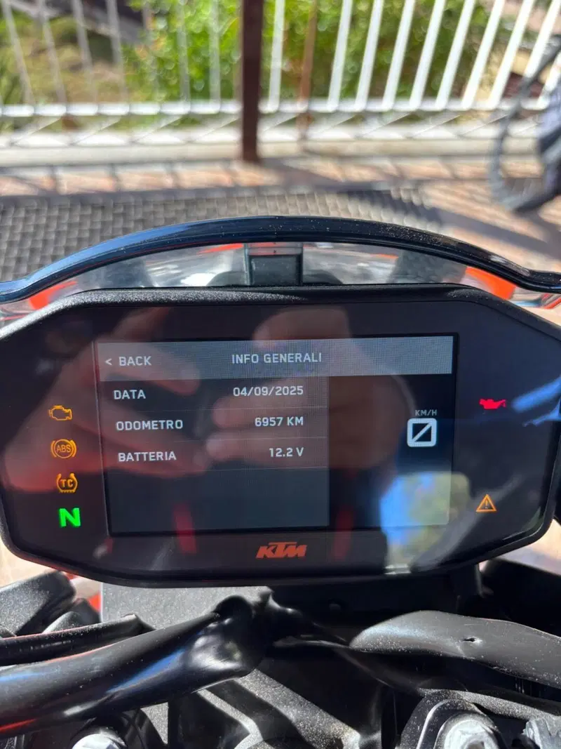 KTM 890 Duke (2021 - 23) (16)