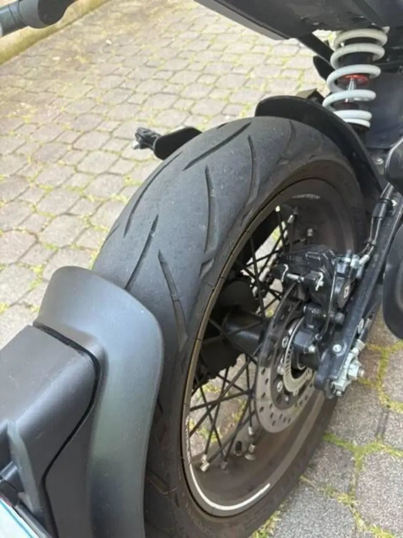 Husqvarna Vitpilen 401 (2021 - 23) (4)