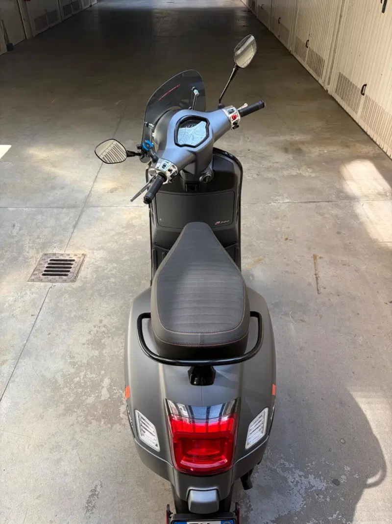 Vespa GTS 300 Super Sport (2023 - 24) (2)