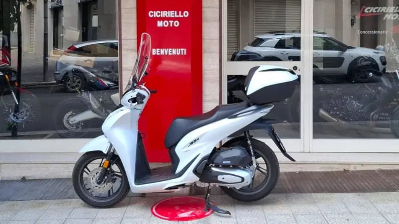 Honda SH 150i (2024 - 25) (2)