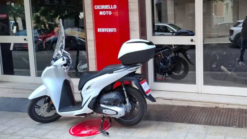 Honda SH 150i (2024 - 25) (8)