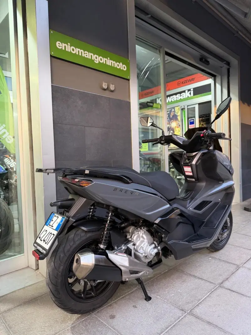 Kl Brera 300 (2022 - 25) (3)