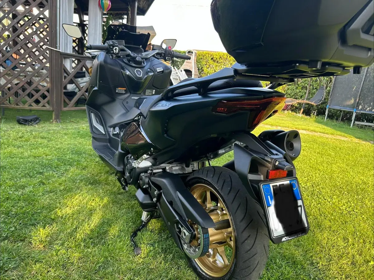 Yamaha T-Max 560 Tech Max (2022 - 24) (10)