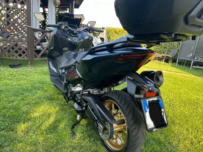 Yamaha T-Max 560 Tech Max (2022 - 24) (10)