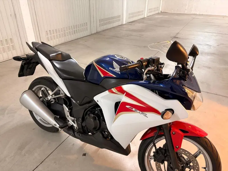 Honda CBR 250 R (2010 - 14) (4)