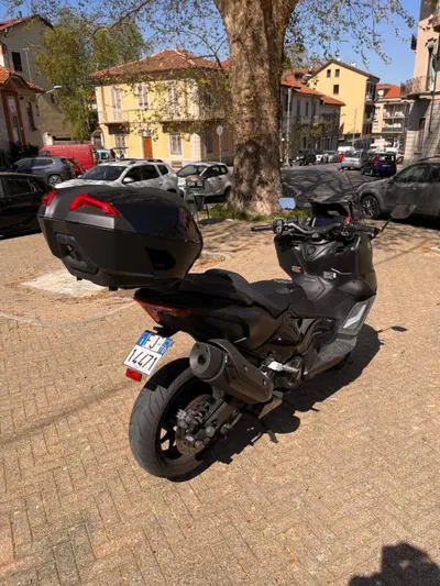 Yamaha T-Max 560 (2022 - 24) usata