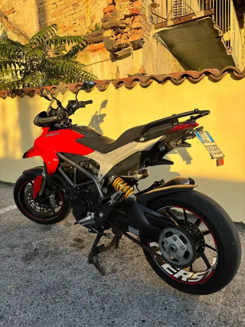 Ducati Hyperstrada 821 (2013 - 15) (4)