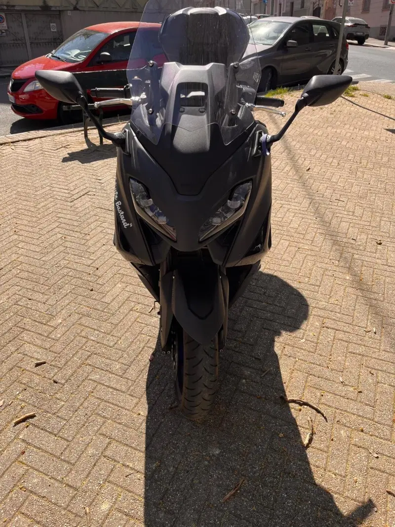 Yamaha T-Max 560 (2022 - 24) (2)