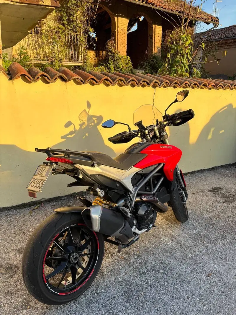 Ducati Hyperstrada 821 (2013 - 15) (5)