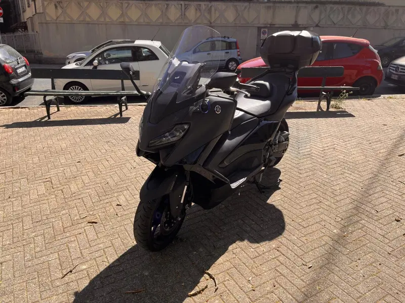 Yamaha T-Max 560 (2022 - 24) (5)