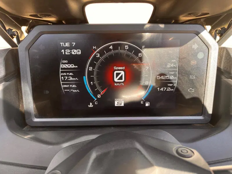 Yamaha T-Max 560 (2022 - 24) (7)